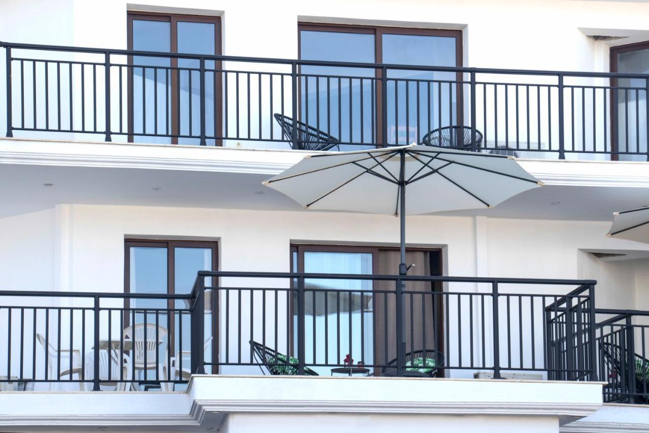 D & E Apartments Skiáthos Eksteriør bilde