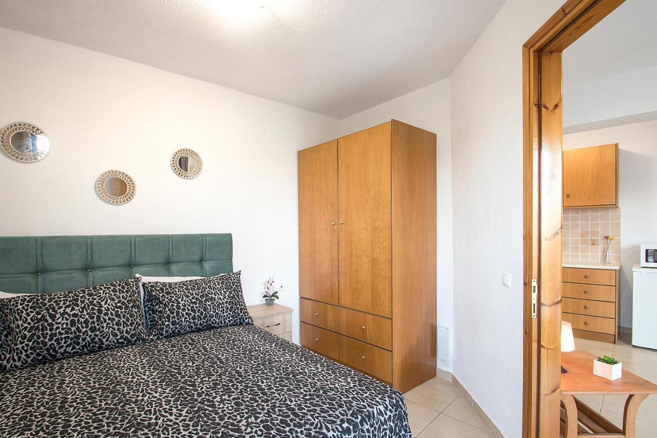 D & E Apartments Skiáthos Eksteriør bilde